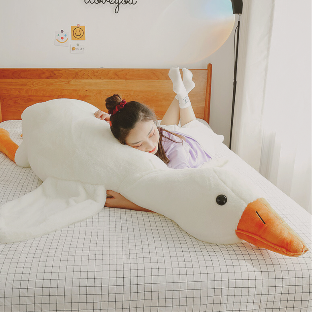 Gilly the Goose™ - Oversize Plushie