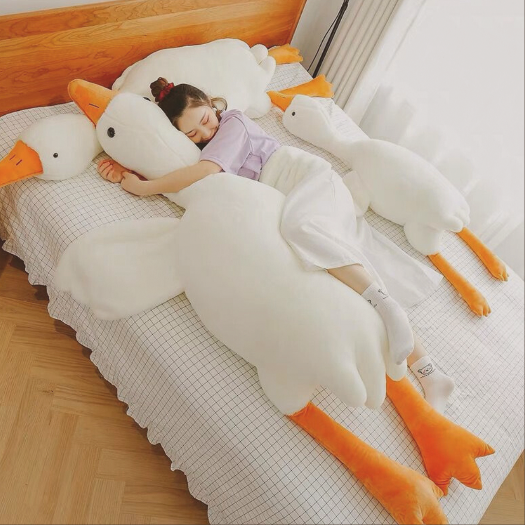 Gilly the Goose™ - Oversize Plushie