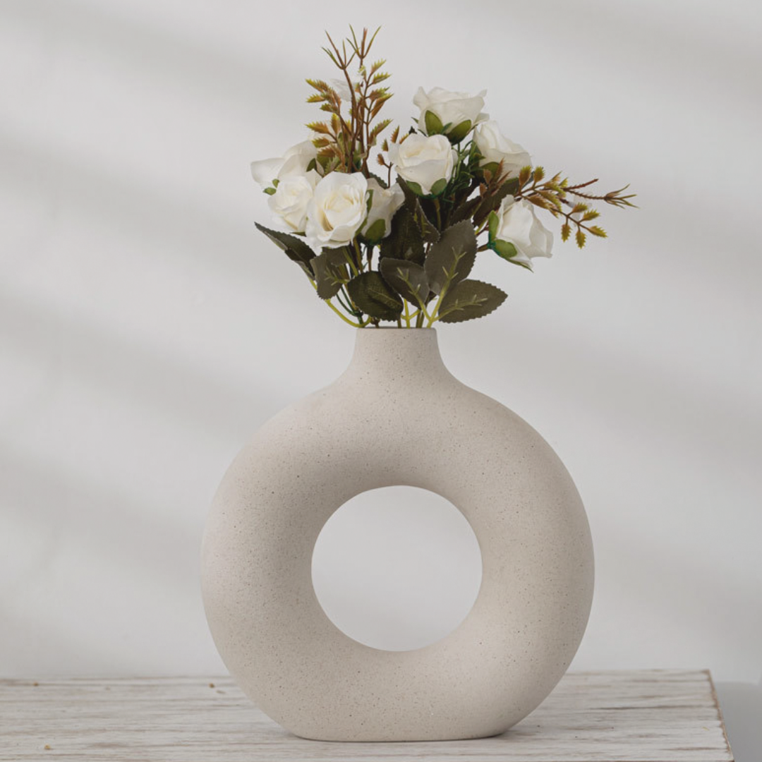 The Ghost Clay Vase - The Sonne Haus