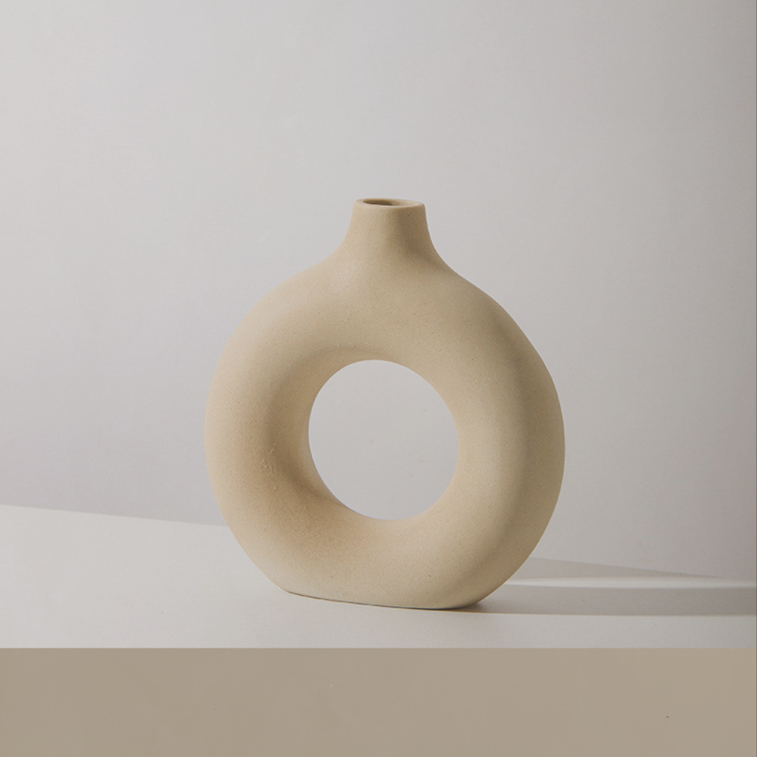 The Ghost Clay Vase - The Sonne Haus