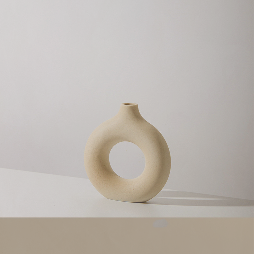 The Ghost Clay Vase - The Sonne Haus