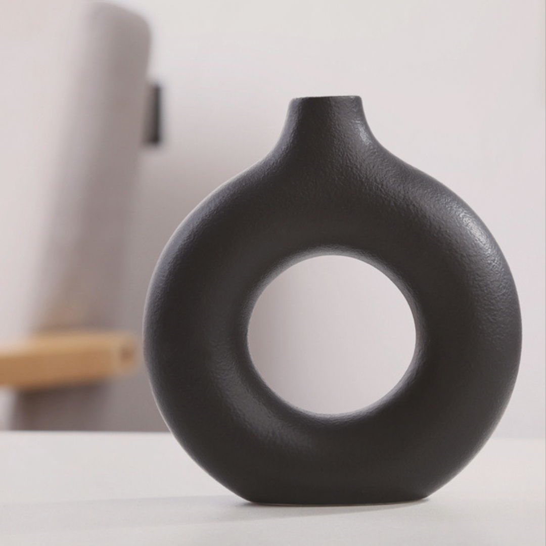 The Ghost Clay Vase - The Sonne Haus