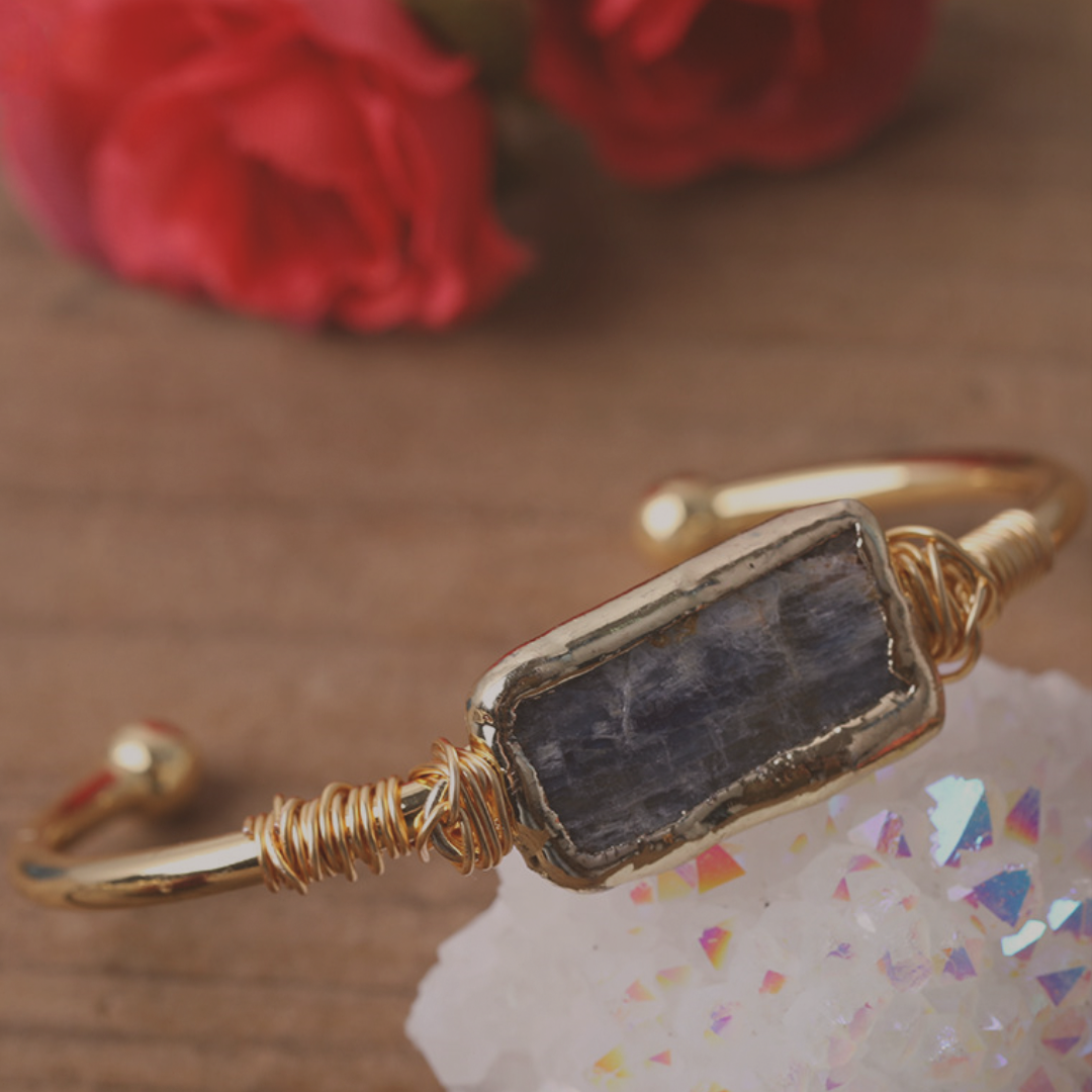 Chaine Bleue - Wire Wrapped Natural Blue Kyanite Bracelet - The Sonne Haus