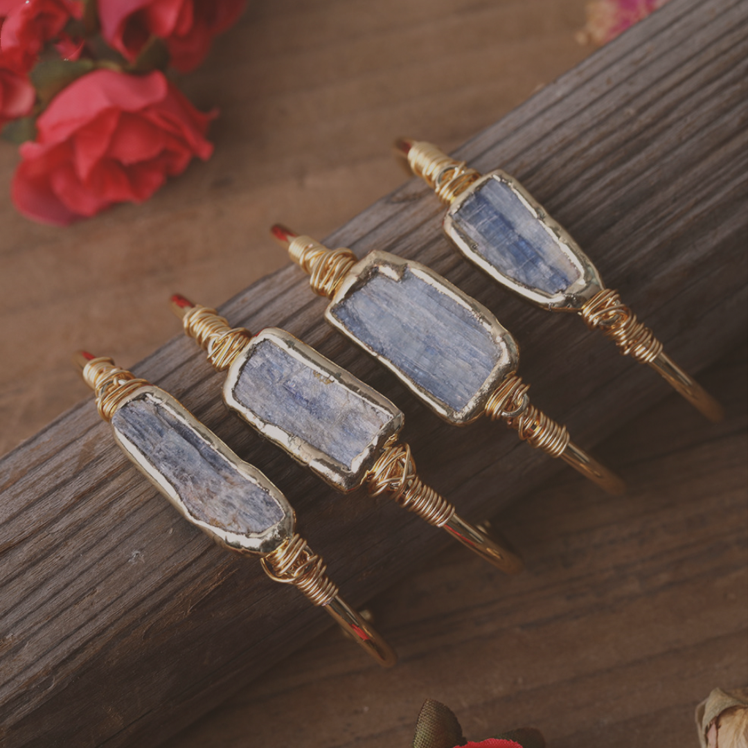 Chaine Bleue - Wire Wrapped Natural Blue Kyanite Bracelet - The Sonne Haus